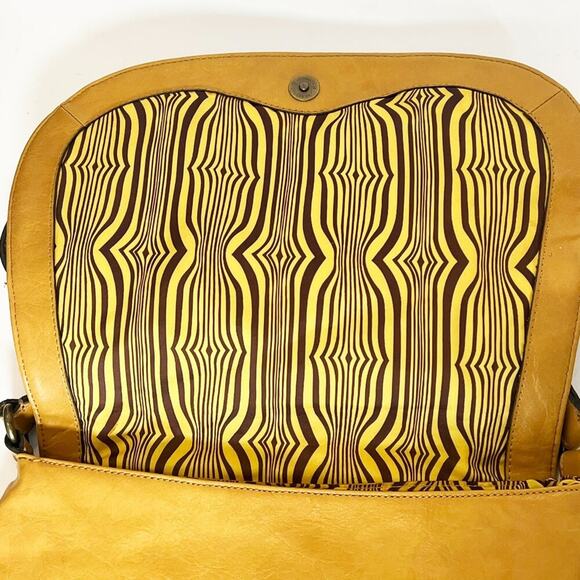 Axcess Fringe Boho Tan Vegan Leather Suede Crossbody Bag Handbag - Picture 11 of 15